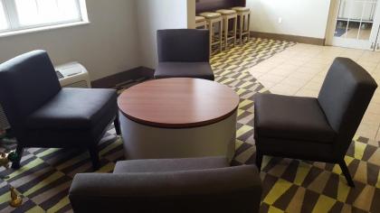 Microtel Inn & Suites by Wyndham Bellevue - image 13