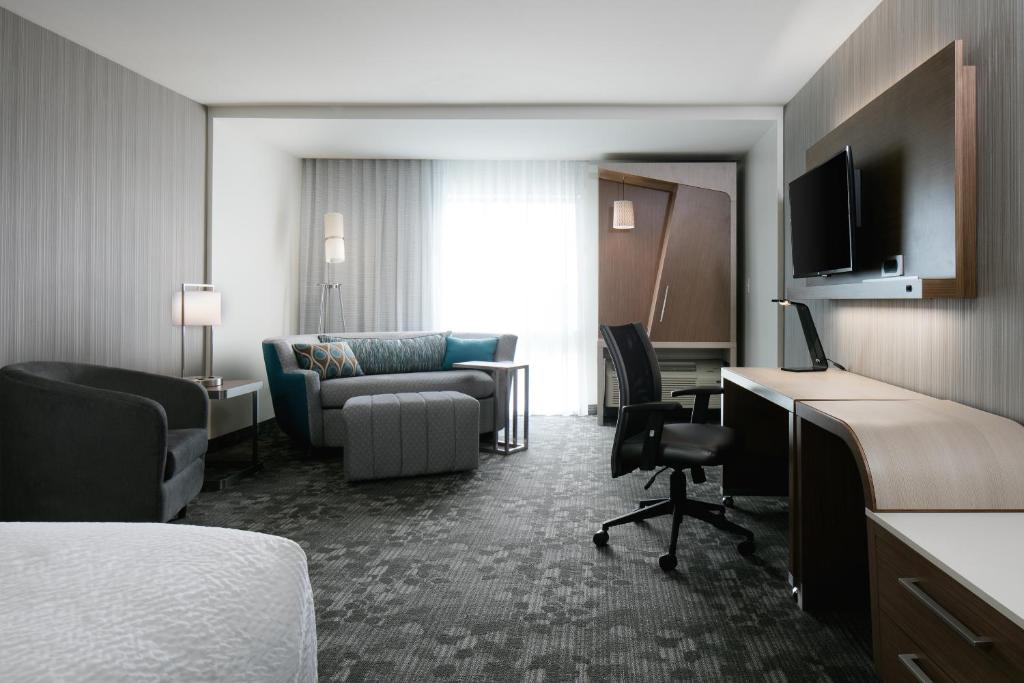 Courtyard by Marriott Omaha Bellevue at Beardmore Event Center - image 5