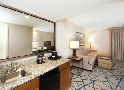 Embassy Suites by Hilton Seattle Bellevue - image 3