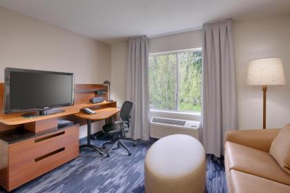 Fairfield Inn & Suites Seattle Bellevue/Redmond - image 11