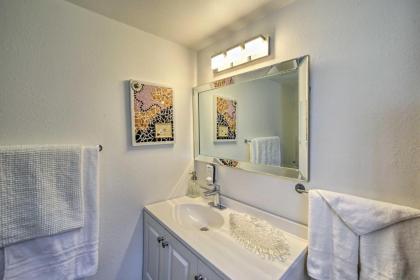 Chic Apartment 2 Blocks from Central Fairhaven! - image 3