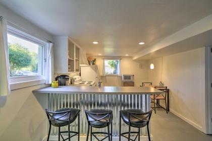 Chic Apartment 2 Blocks from Central Fairhaven! - image 8