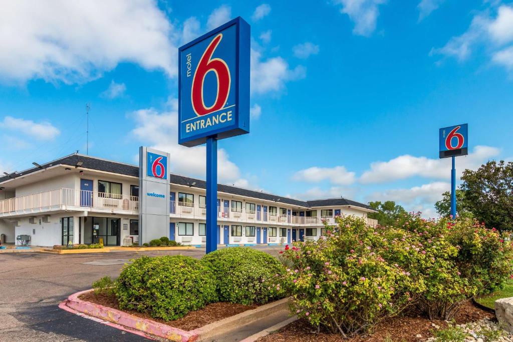 Motel 6-Bellmead TX - Waco - main image