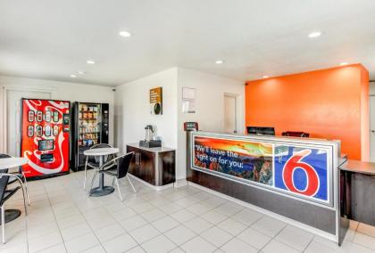 Motel 6 Waco - Lacy Lakeview - image 12