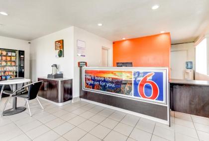 Motel 6 Waco - Lacy Lakeview - image 3