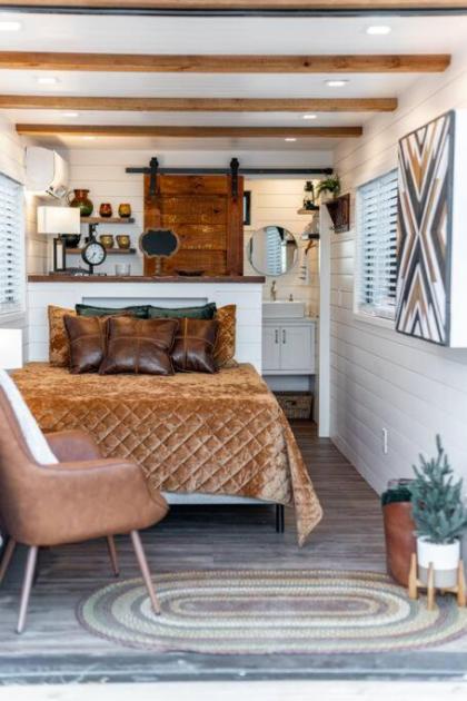 Deer Creek Tiny Container Home-12 Min to Magnolia - image 8