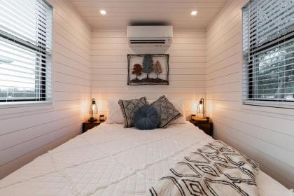 The Live Oak Tiny Container home near Magnolia - image 10