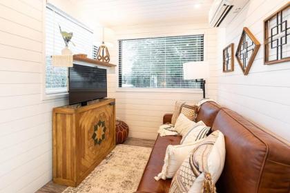 The Live Oak Tiny Container home near Magnolia - image 15