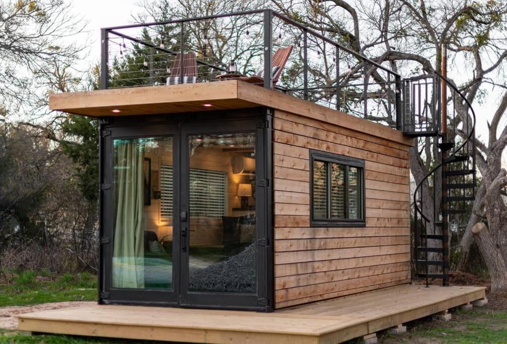 The Stable Tiny Container Home-12 min to Magnolia - image 3