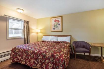 Rodeway Inn - Bellows Falls - image 3