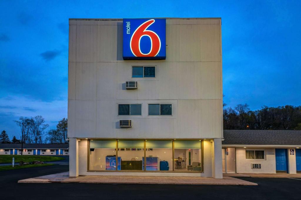 Motel 6 Bellville OH - main image