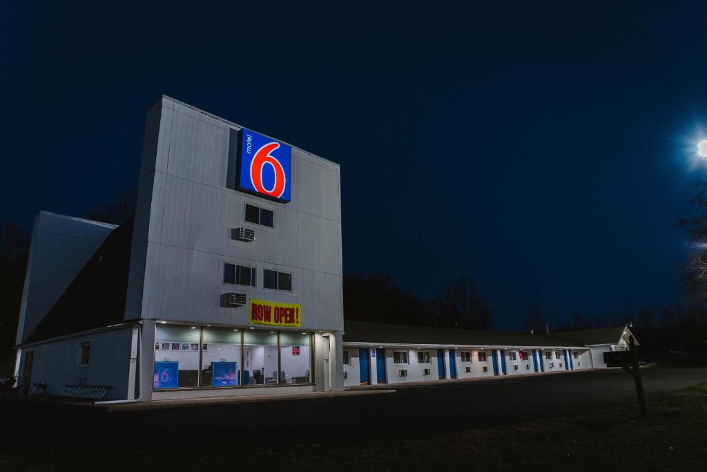 Motel 6 Bellville OH - image 5