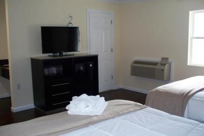 Budget Inn & Suites - image 13