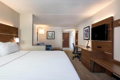 Holiday Inn Express Hotel & Suites Charlotte Airport-Belmont an IHG Hotel - image 3