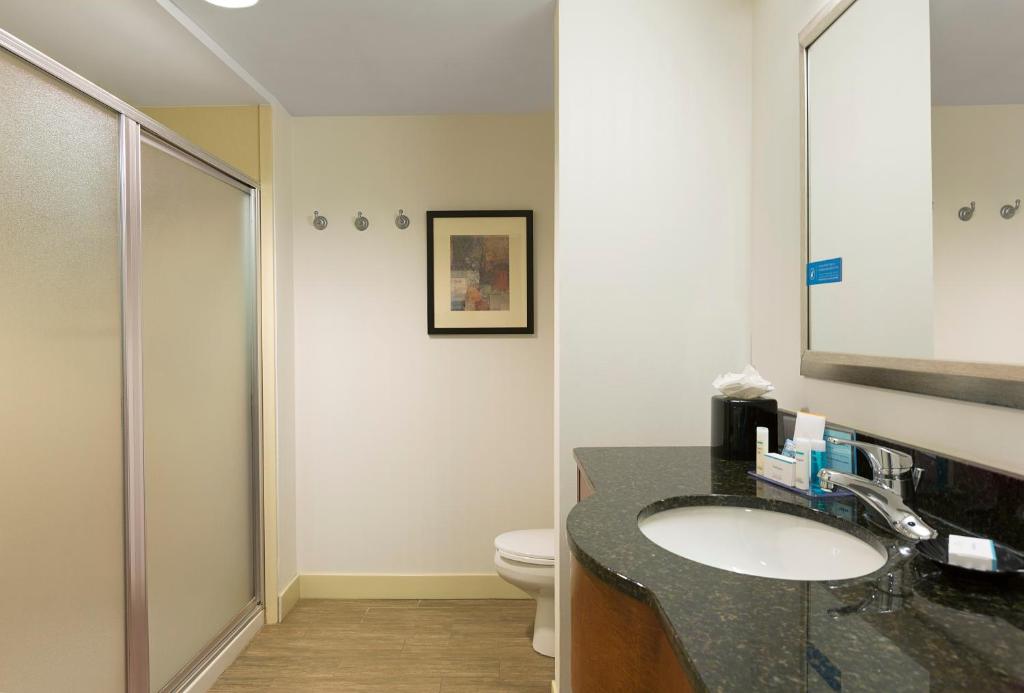 Hampton Inn Belmont at Montcross - image 4