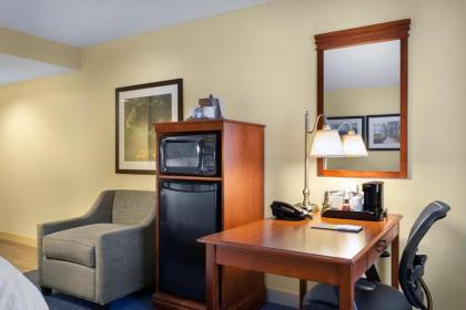 Hampton Inn Belmont at Montcross - image 5