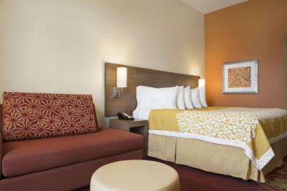 Days Inn & Suites by Wyndham Belmont - image 2