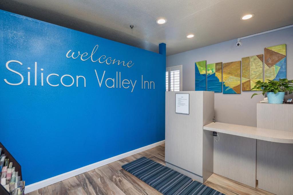 Silicon Valley Inn - image 4