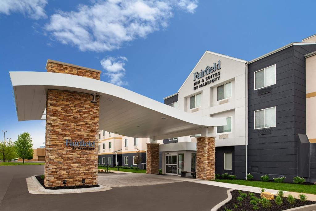 Fairfield Inn and Suites Beloit - main image