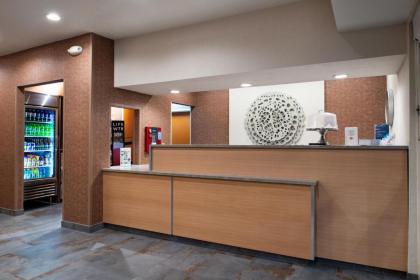 Fairfield Inn and Suites Beloit - image 12