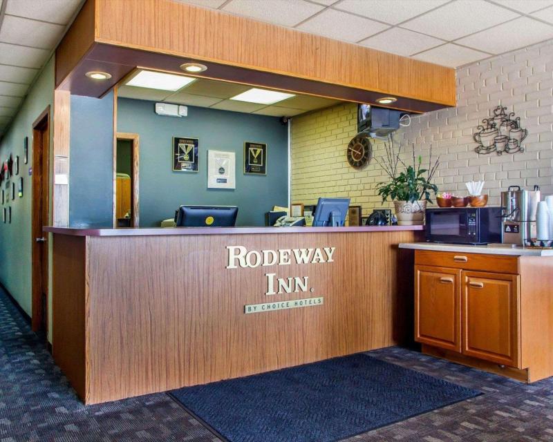 Rodeway Inn Beloit - image 4