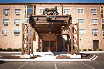 Ironworks Hotel - image 1