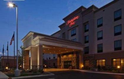 Hampton Inn Beloit - image 3