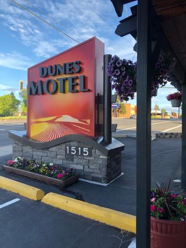 Dunes Motel - Bend - main image
