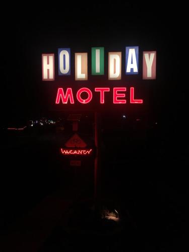 Holiday Motel Bend - image 2