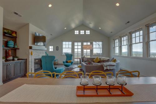 Cairn Luxury Vacation Rentals at Bend - image 3