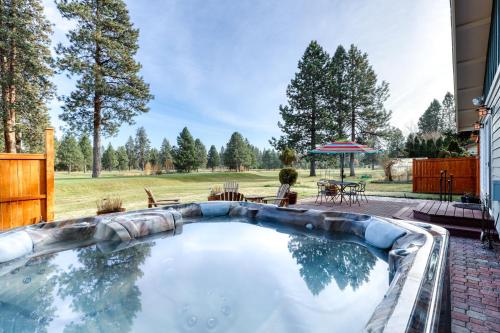 Bend Country Club Golf Course Beauty - main image