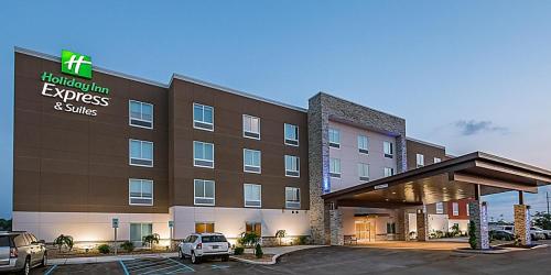 Holiday Inn Express & Suites - Bend South an IHG Hotel - image 2