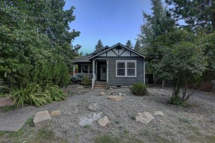 Huckleberry Cottage - image 9