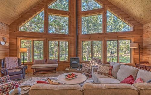 Snow Goose Court by Village Properties at Sunriver - main image