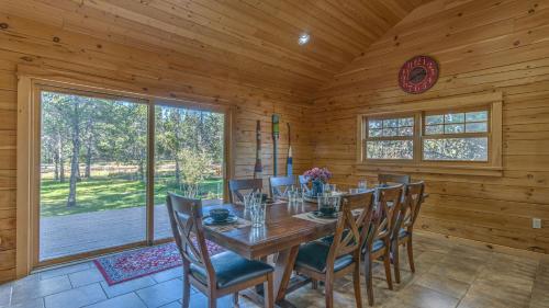 Snow Goose Court by Village Properties at Sunriver - image 3