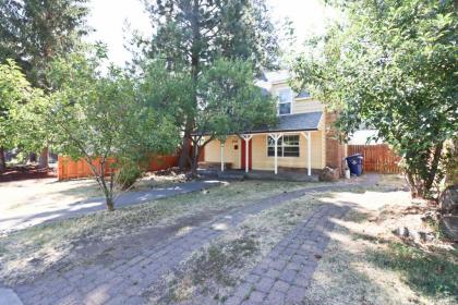 Historic Farmhouse on Bends Westside Bend