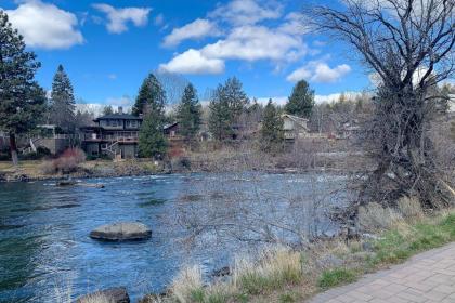 Deschutes Riverside Escape - image 10