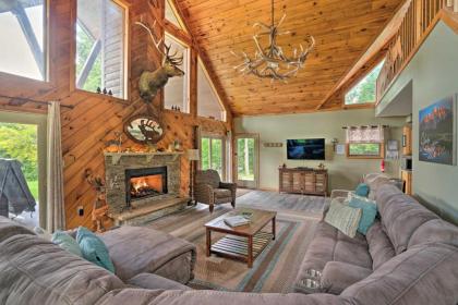 3-Acre Benezette Cabin with Hot Tub Grill and Mtn View