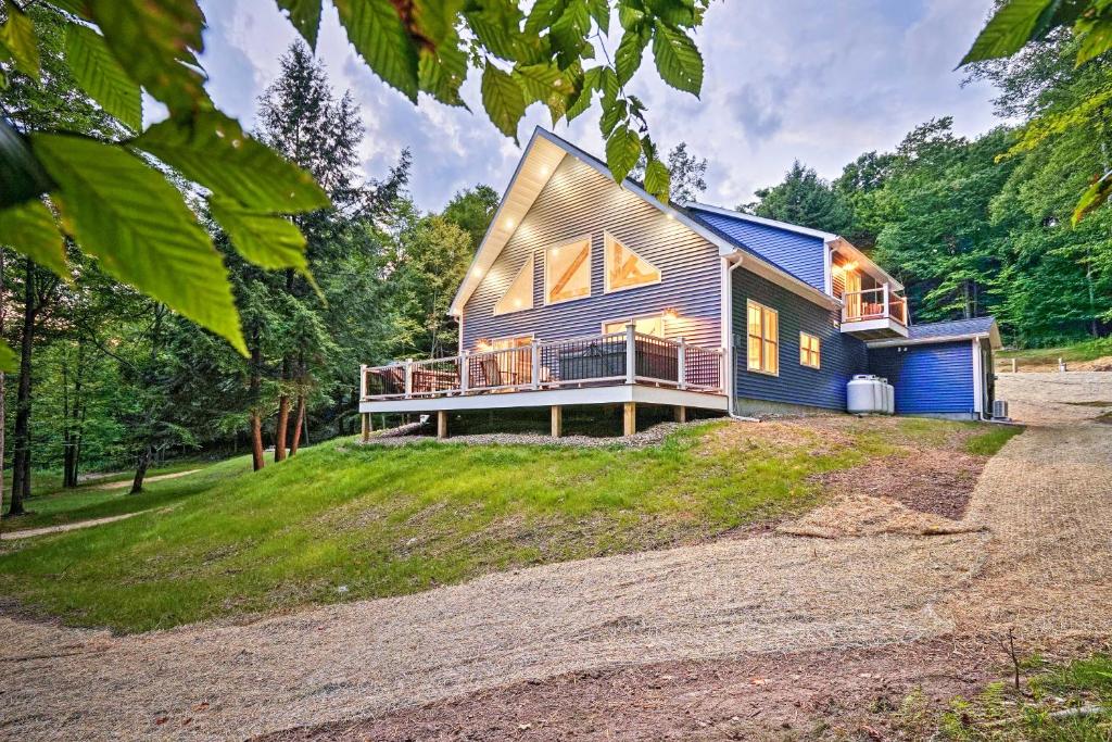 Benezette Cabin with Hot Tub Grill and Mtn Views - image 5