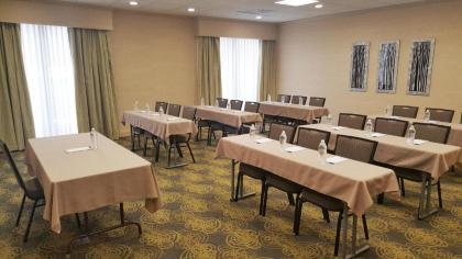 Holiday Inn Express Philadelphia NE-Bensalem an IHG Hotel - image 2