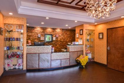 Inn of The Dove Romantic Luxury & Business Suites - image 2