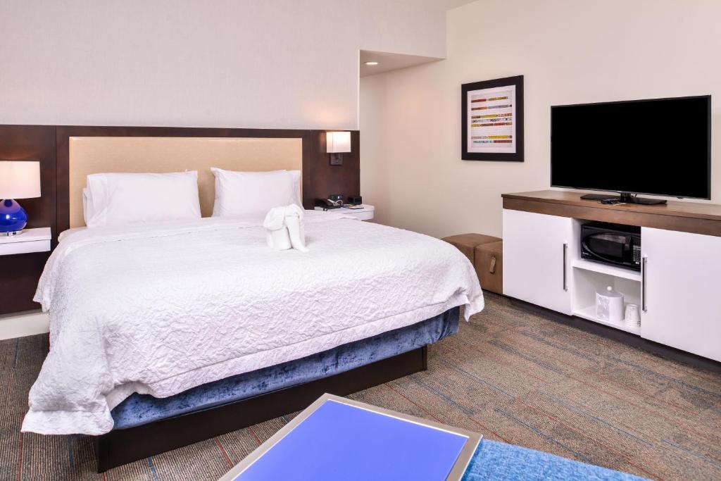 Hampton Inn Benson - image 2