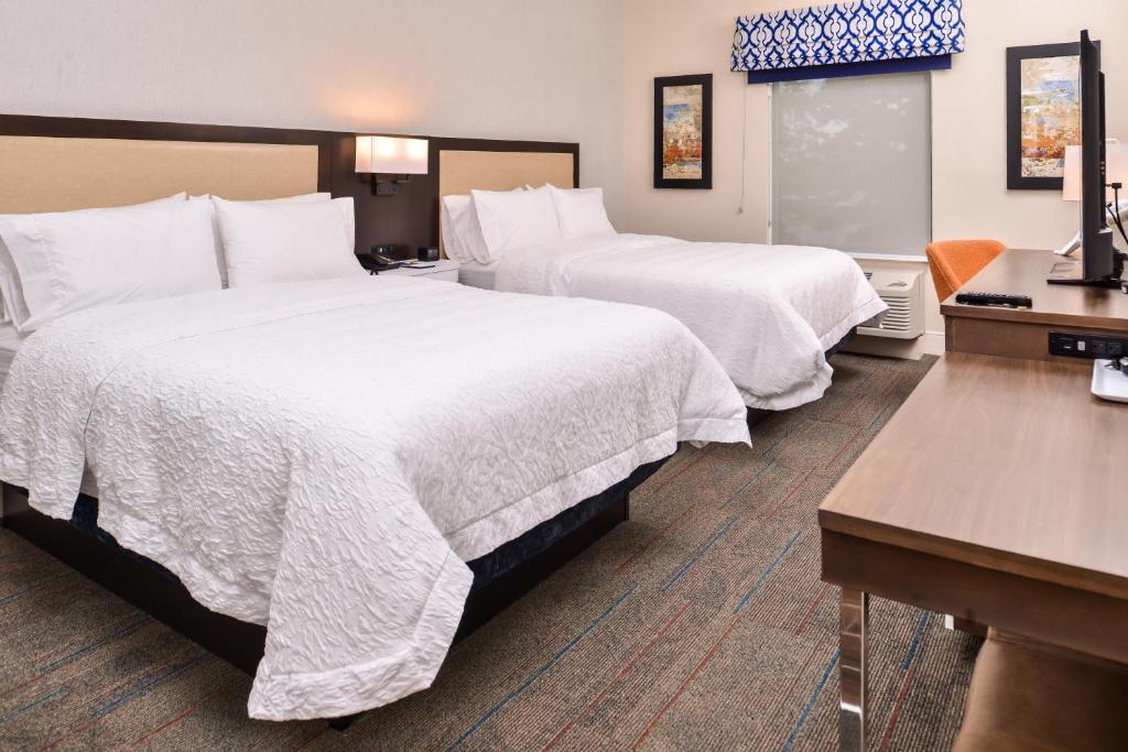 Hampton Inn Benson - image 5