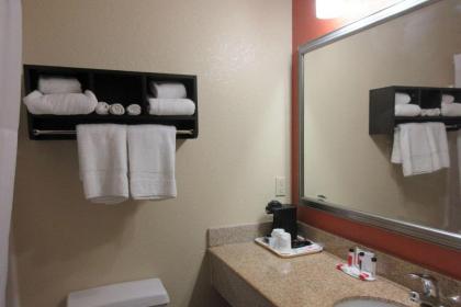 Quality Inn & Suites - image 12