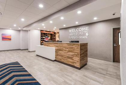 Hampton Inn & Suites Benton Harbor MI - image 10