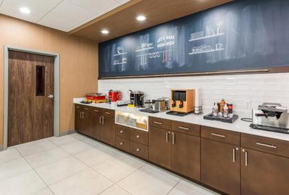 Hampton Inn & Suites Benton Harbor MI - image 9