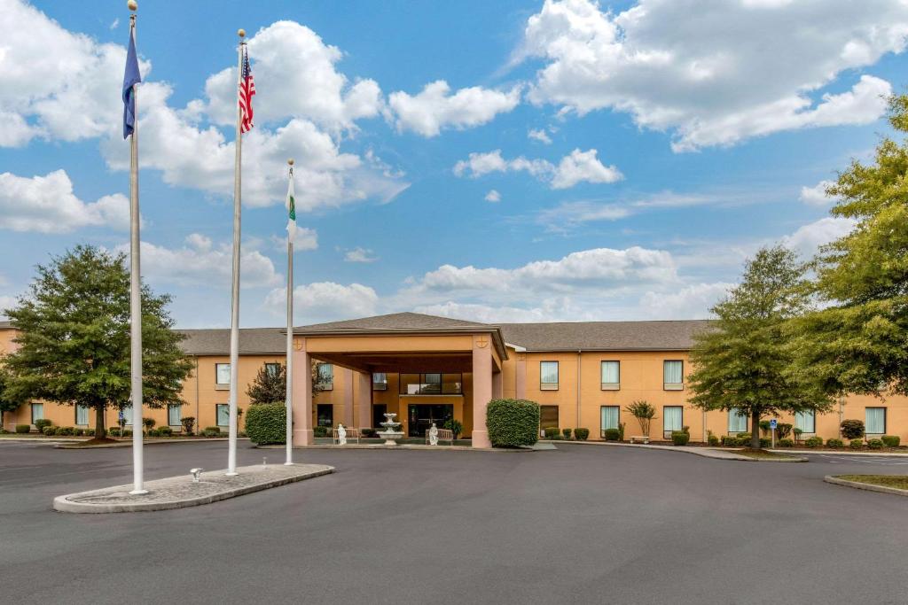 Quality Inn & Suites Benton - Draffenville - main image