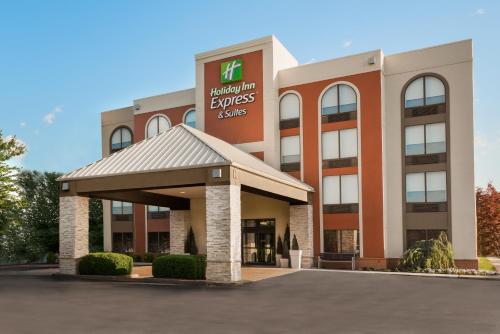 Holiday Inn Express Hotel & Suites Bentonville - main image