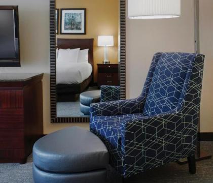 DoubleTree Suites by Hilton Bentonville - image 2