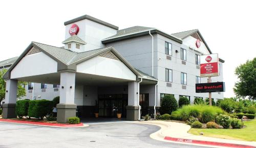 Best Western Plus Castlerock Inn & Suites - main image